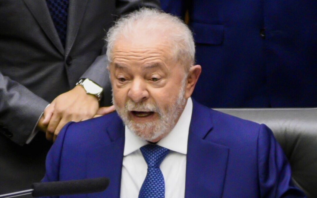 Lula é empossado presidente do Brasil pela terceira vez